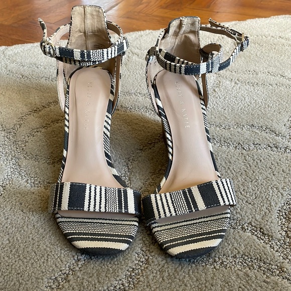 DSW Kelly and Katie Tamara size 7 sandal wedges - Picture 2 of 7
